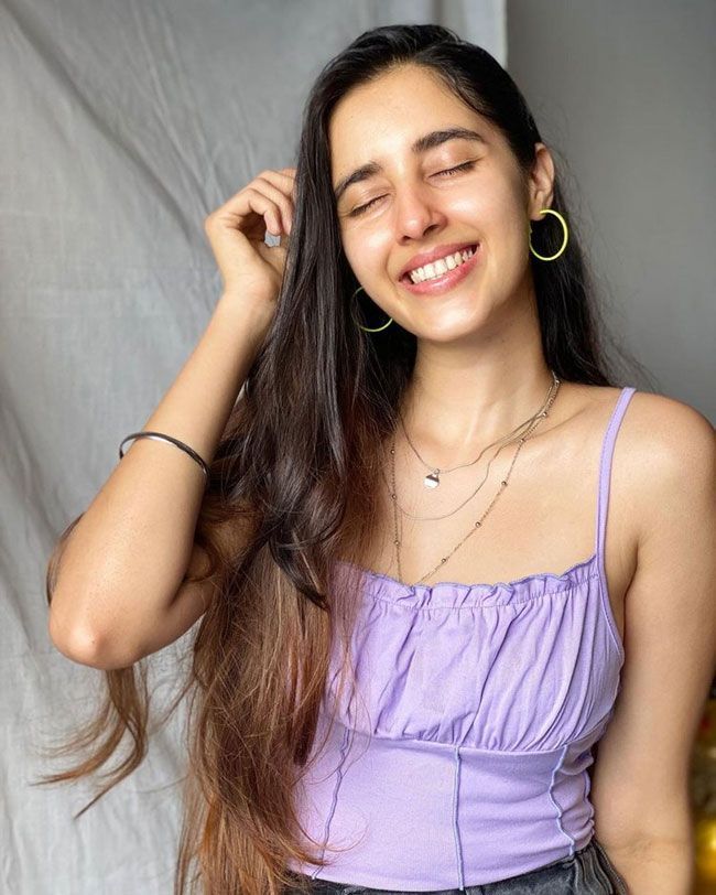 Simrat Kaur Instagram Images